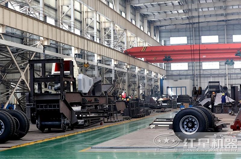 可流動的全自動錘式粉碎機(jī)車間生產(chǎn)，工匠精神，性能優(yōu)良