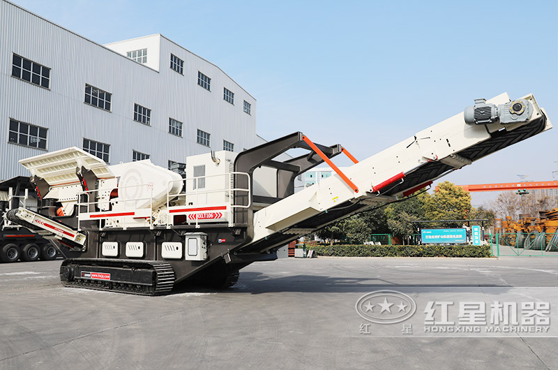 履帶移動(dòng)顎破機(jī)，同時(shí)配振動(dòng)給料機(jī)，輕松給料更便捷 