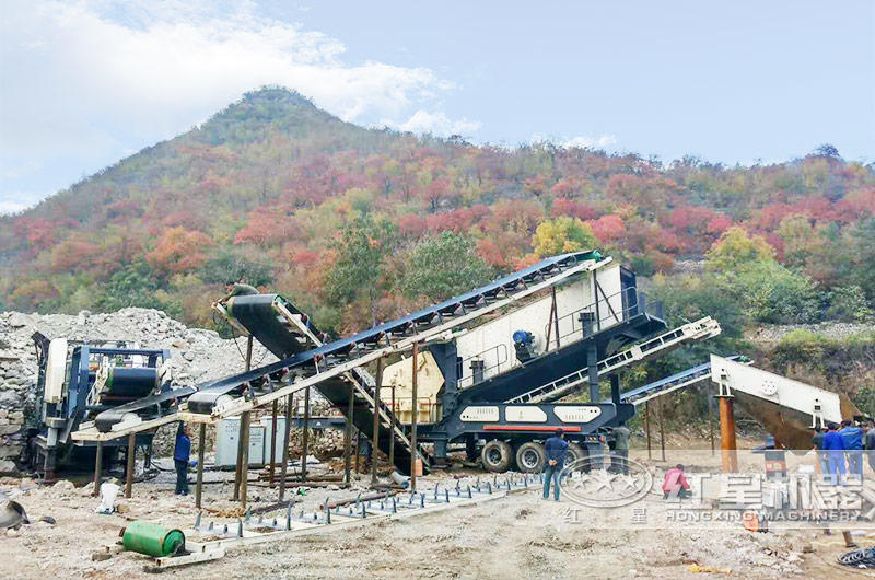 山東混凝土移動反擊破碎機生產(chǎn)線現(xiàn)場 山東混凝土移動反擊破碎機生產(chǎn)線現(xiàn)場