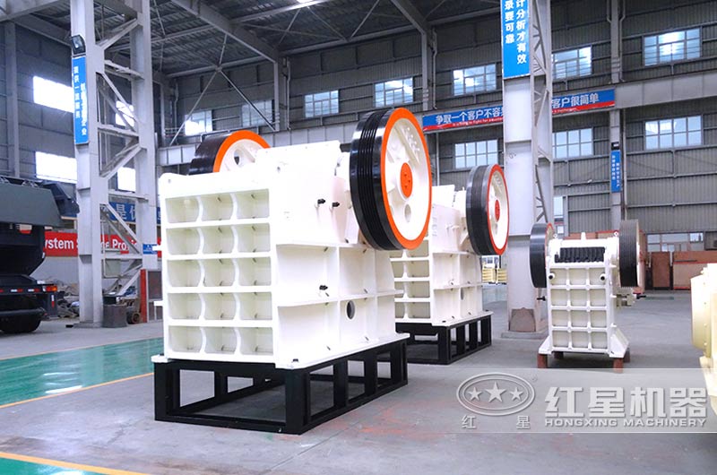 顎式破碎機(jī):粗碎碎石破碎比大 顎式破碎機(jī):粗碎碎石破碎比大