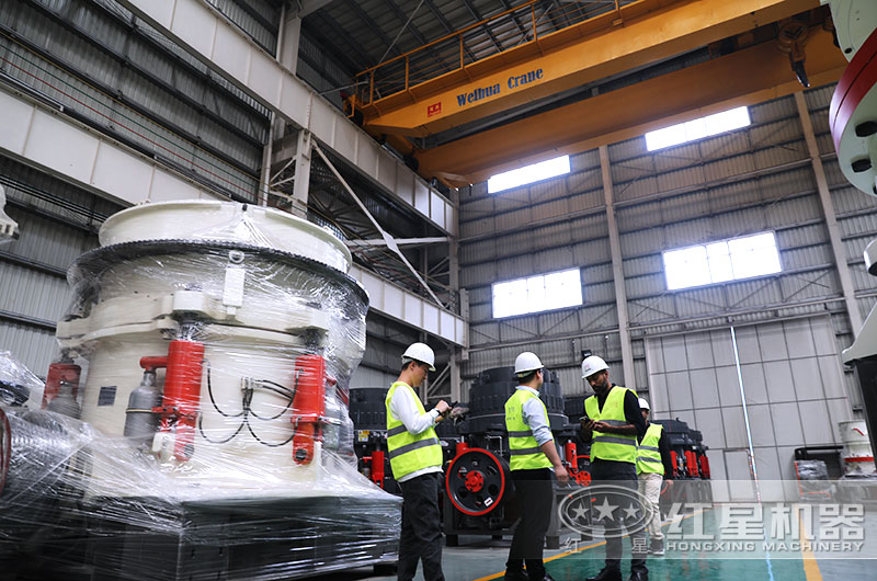客戶來(lái)廠參觀圓錐破碎機(jī) 客戶來(lái)廠參觀圓錐破碎機(jī)